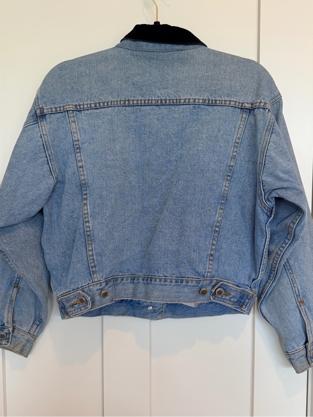 bill blass Light Blue Denim Jacket with Black Velvet Collar Label Detail - Picture 5 of 10